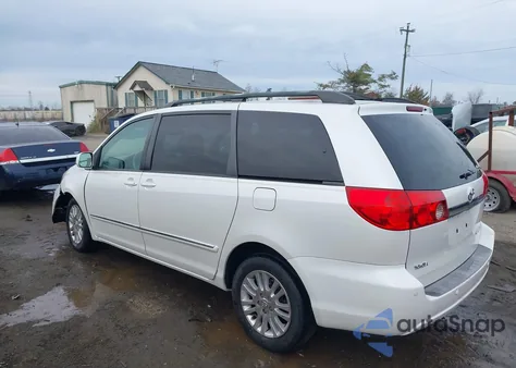 2008 Toyota Sienna Limited z USA, uszkodzony, nr VIN 5TDZK22C98S109490